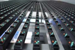 元亨光電網(wǎng)格屏成為樓宇廣告新寵