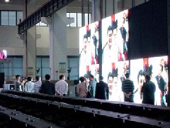 中國(guó)人民大學(xué)EMBA班來(lái)元亨光電參觀考察