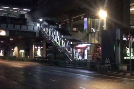 元亨燈桿LED屏打造泰國Siam街區(qū)超級媒體平臺(tái)